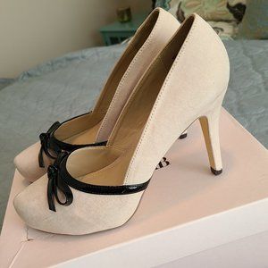 Women's Pumps- never worn